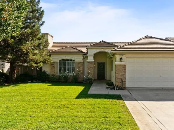 2673 E Darlington Ct, Fresno, CA 93720
