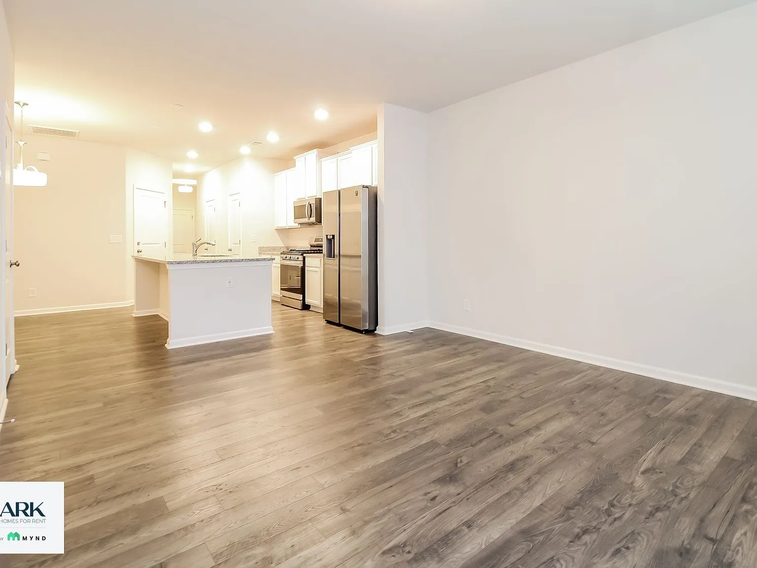 3 bed, 2.0 bath, 1482 sqft, $1,795 — Photo 3