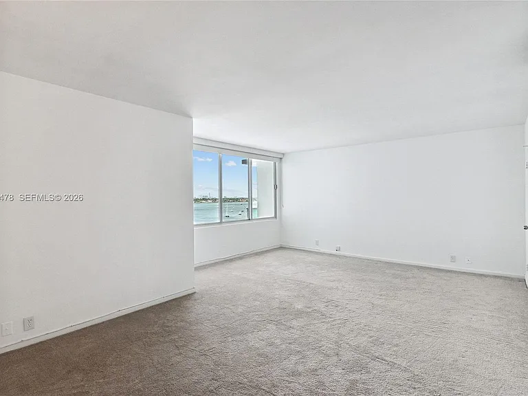 1000 West Ave #821 — Photo 3