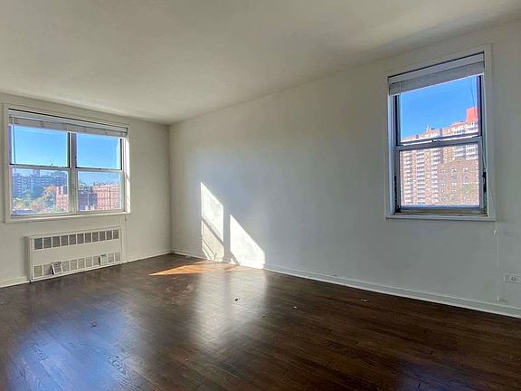 5th image of 3555 Oxford Ave APT 5D
