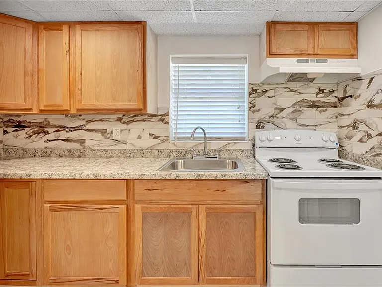 3442 Skyland Dr — Photo 8