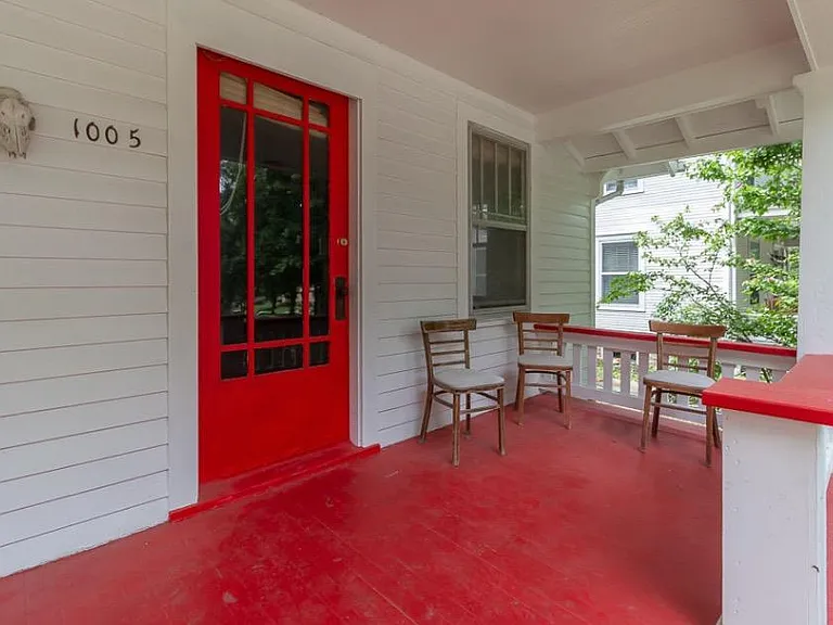 1005 Maine St — Photo 3