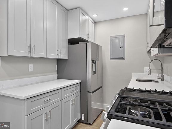 2nd image of 2026 N Vermont St #301