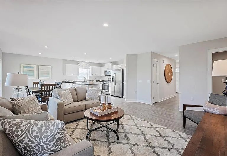 6134 Bellastead Dr — Photo 4