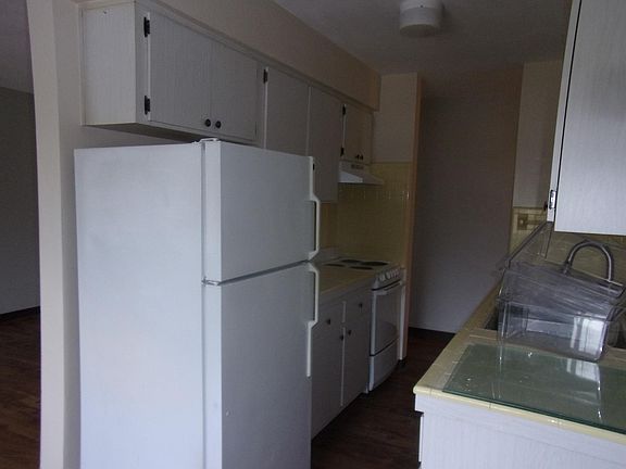 4th image of 725 2nd St N APT 8