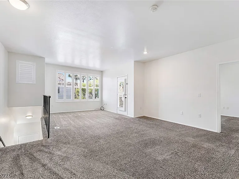 8555 W Russell Rd #2104 — Photo 6