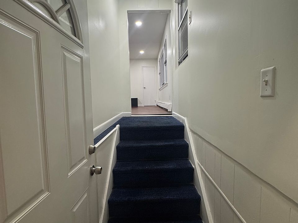 1st image of 210 Riverview Ave