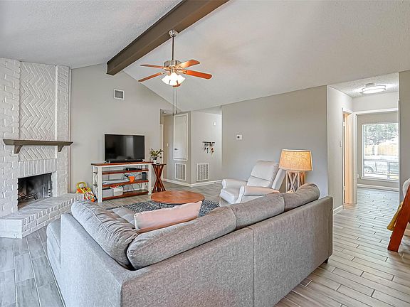 4th image of 22622 John Rolfe Ln