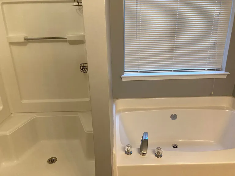 1465 Gates Cir SE — Photo 15