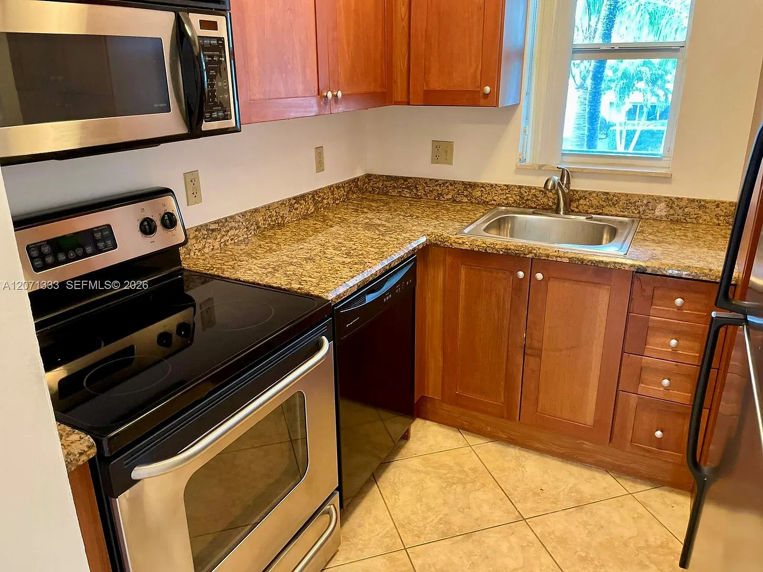 Coral Ridge Place Condo — Photo 3