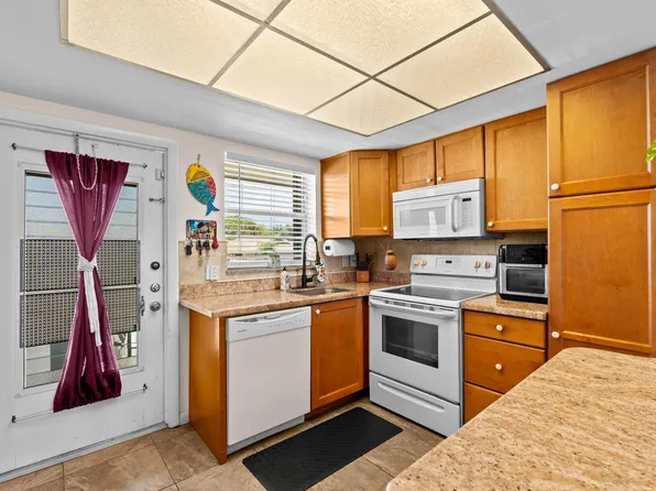 312 NE 17th Avenue #203, Boynton Beach, FL 33435