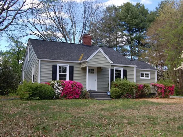 234 S Peace Haven Rd, Winston Salem, NC 27104