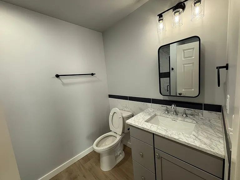 19 SW Dorion Ave — Photo 18