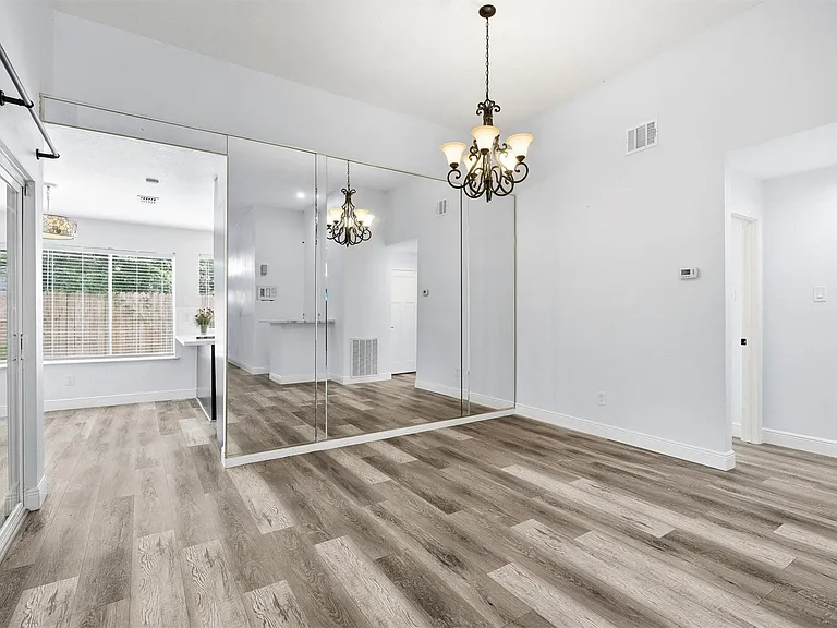 7815 Royan Dr — Photo 6