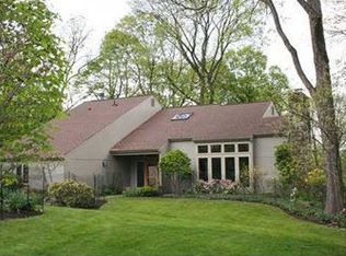 102 Lee Rd, Sewickley, PA 15143