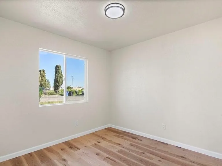 760 Crass Ave #2 — Photo 13