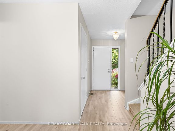 5th image of 52 Baneberry Cres
