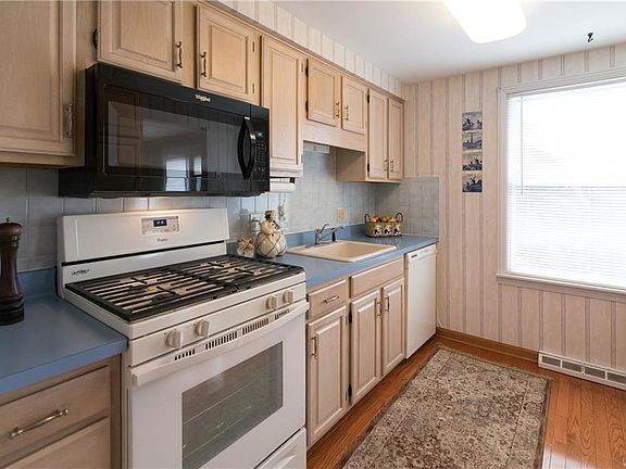 3rd image of 50 Hamlin Sq APT G
