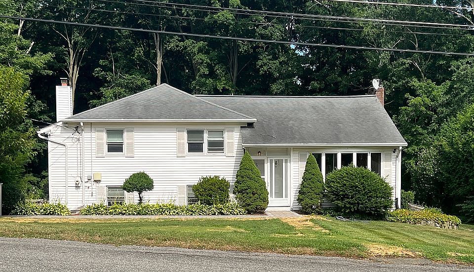 1st image of 2368 Hawthorne Dr