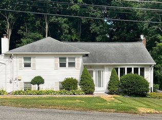 2368 Hawthorne Dr, Yorktown Heights, NY 10598