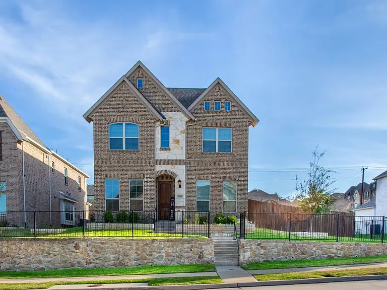 3610 Adriana Ave — Photo 2