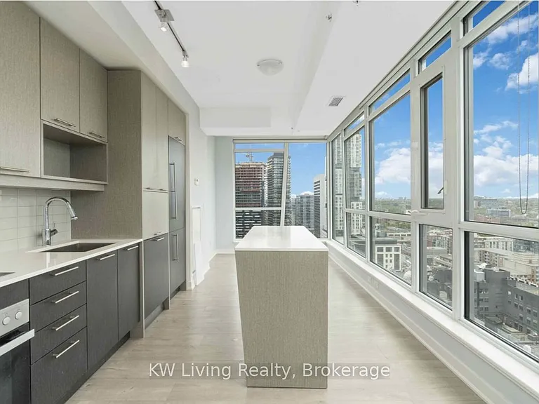 30 Nelson St #2209 — Photo 5