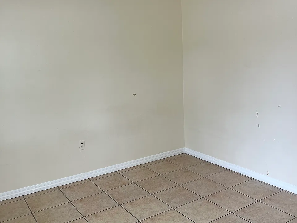 205 Fulton St NE #1