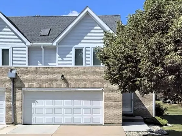 9400 Lindsay St, Orland Hills, IL 60487