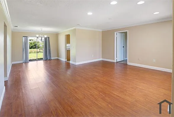 5 bed, $5,730 — Photo 1