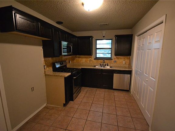 5th image of 123 E Pheasant Dr