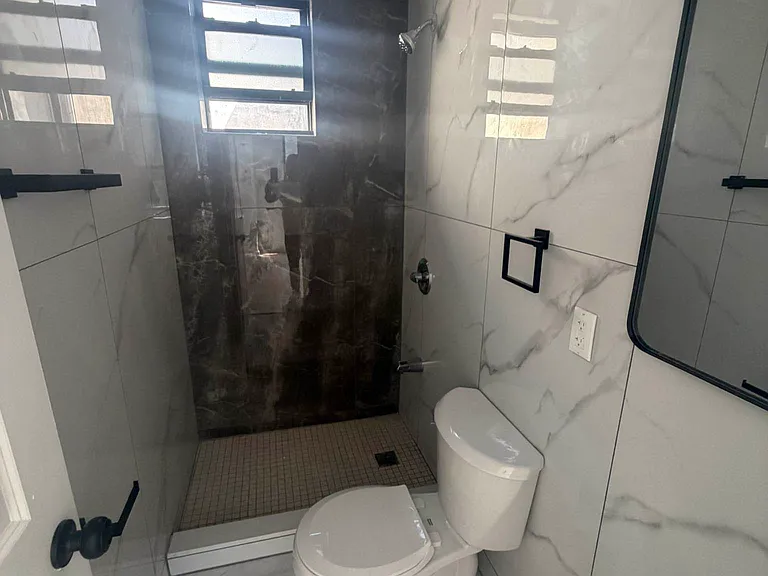 1691 Linden St #2 — Photo 4