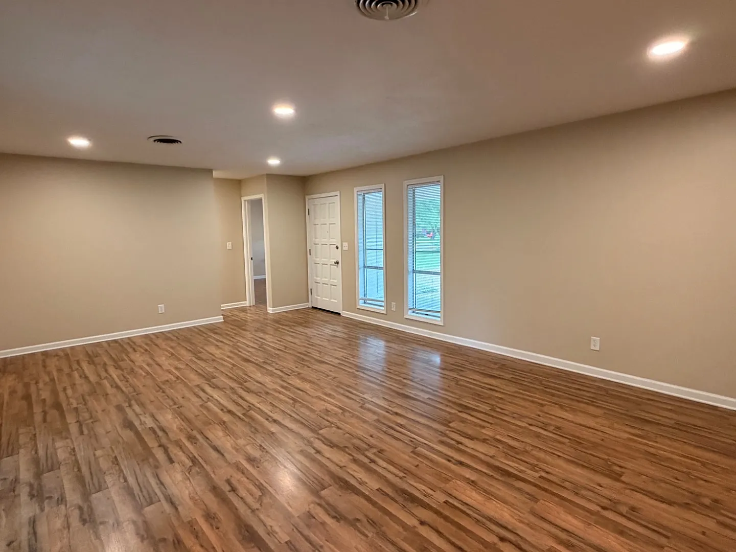 3507 Camellia Cir — Photo 2