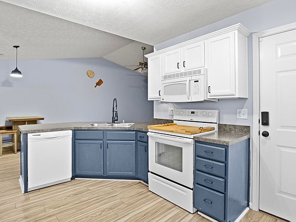 3rd image of 109 Sonoma Dr