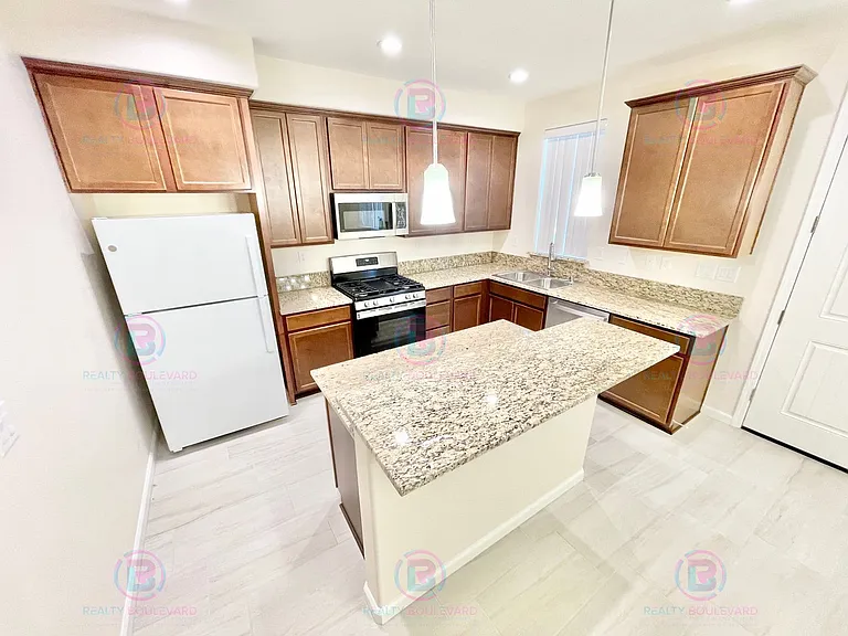 1013 Middle Gate Rd — Photo 3