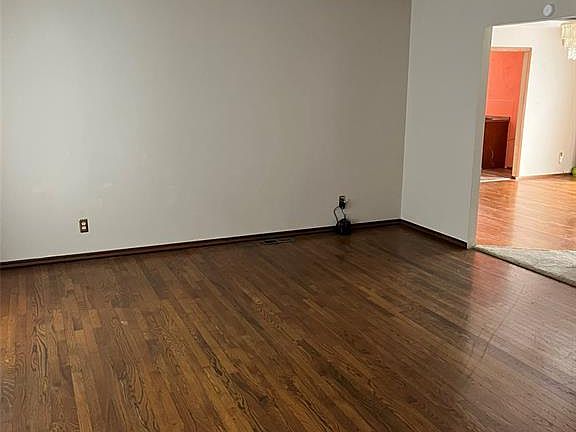 4th image of 4428 Papal Dr