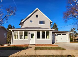 533 N Main St, Juneau, WI 53039