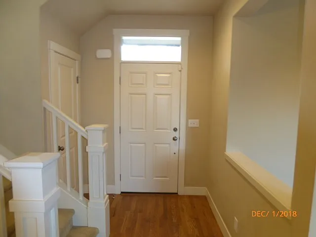 10934 Eastridge Dr NE — Photo 2