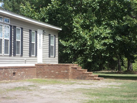 3rd image of 310 Park Loop NE
