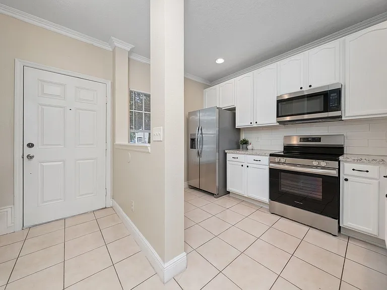 10612 Savannah Wood Dr — Photo 6