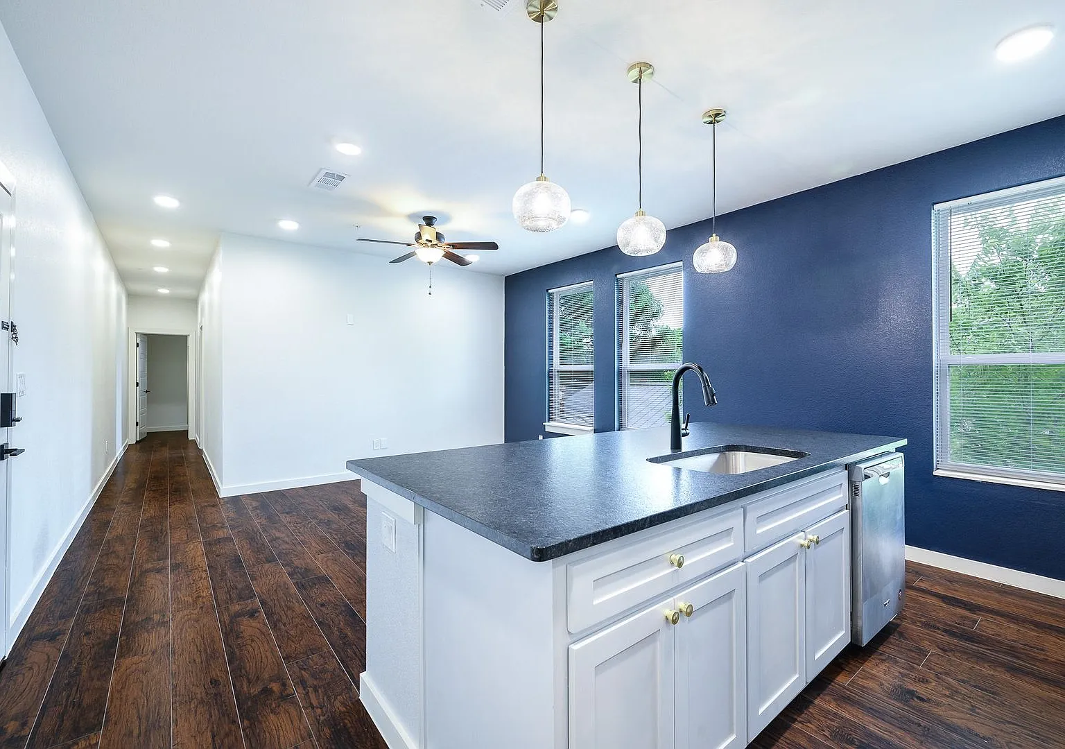 3120 Cockrell — Photo 4