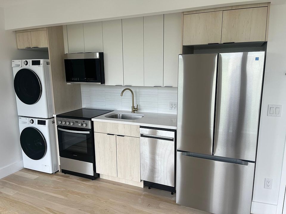 1st image of 193 Graham Ave #3B