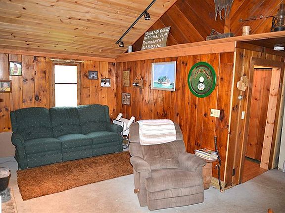 5th image of 4275 Clam Lake Dr