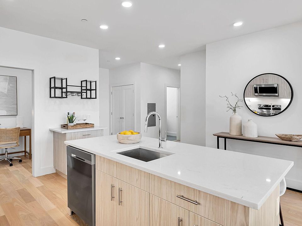 1st image of 35 Jefferson Ave Unit 306