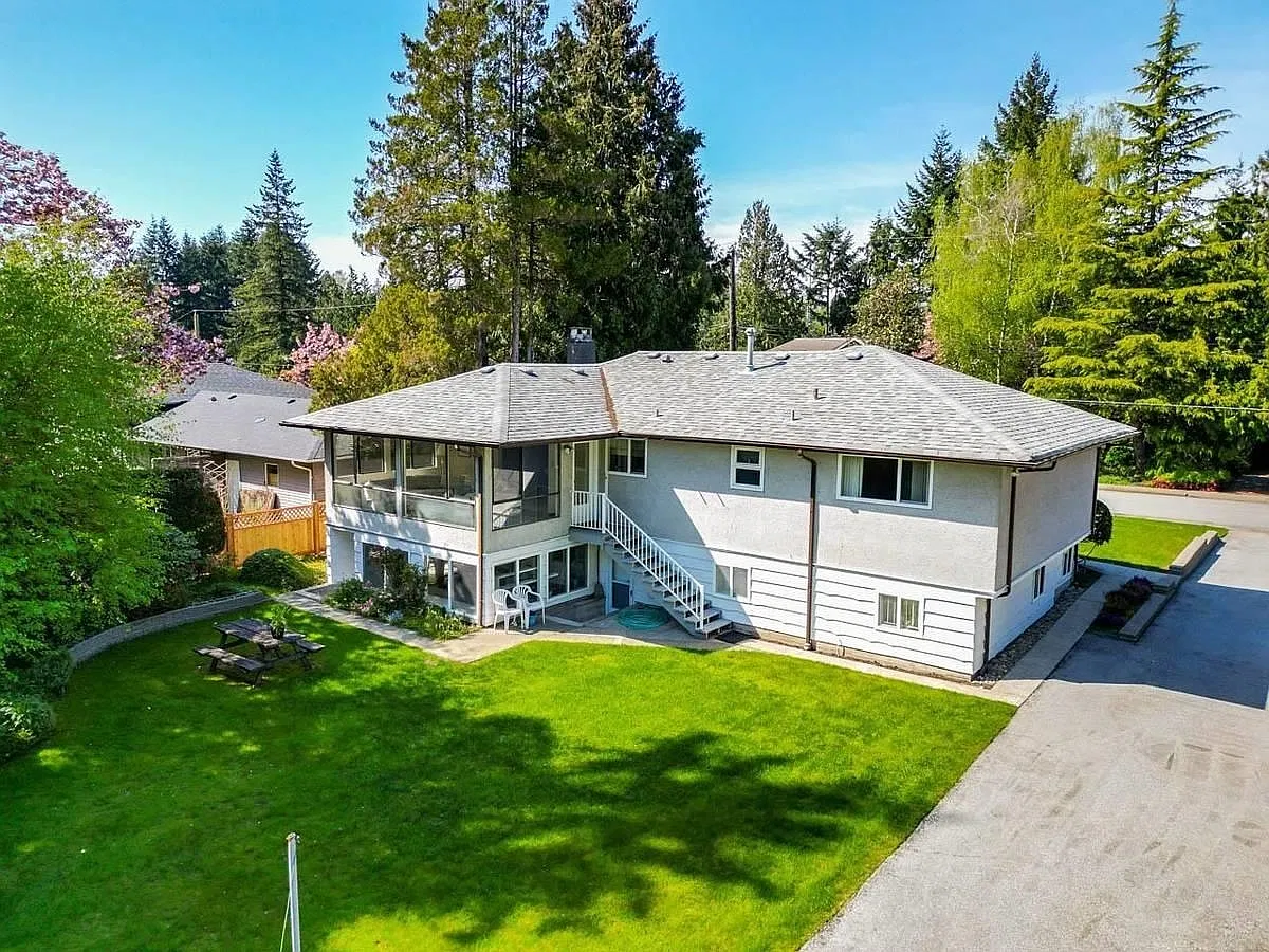 5 bed, 2800 sqft, $5,900 — Photo 2