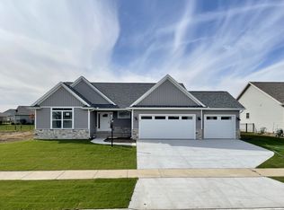 1709 Littlefield Ln, Mahomet, IL 61853