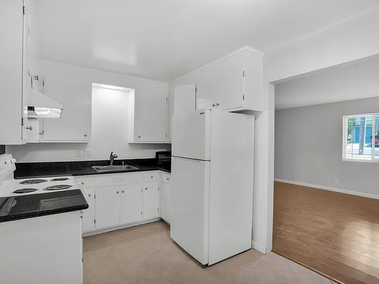 945 Kearney St #1 — Photo 14