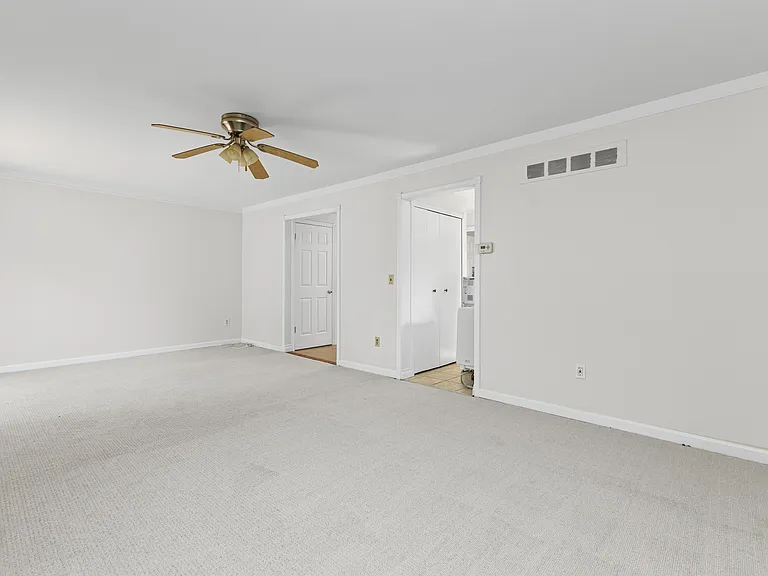 2907 Roundtree Dr — Photo 16