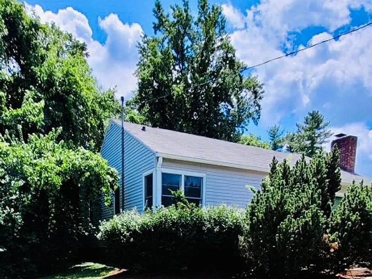 1510 E Matlock Rd — Photo 2