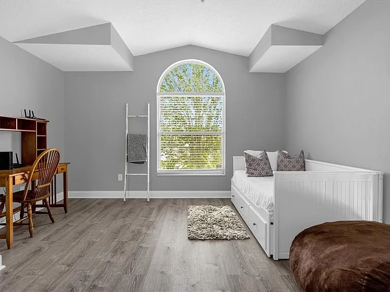 2820 Smithfield Dr — Photo 25