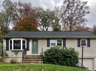 18 Manito Ave, Oakland, NJ 07436